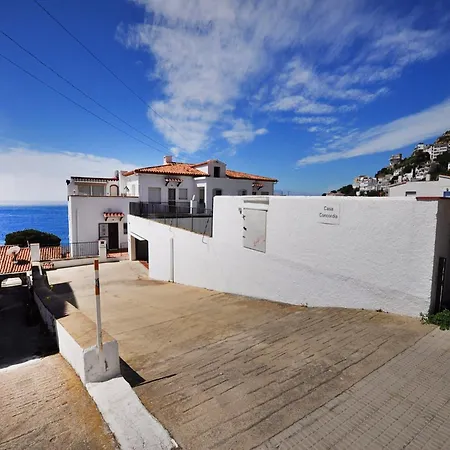 Apartment In With Sea View Roses