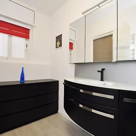 In With Sea View Apartment
