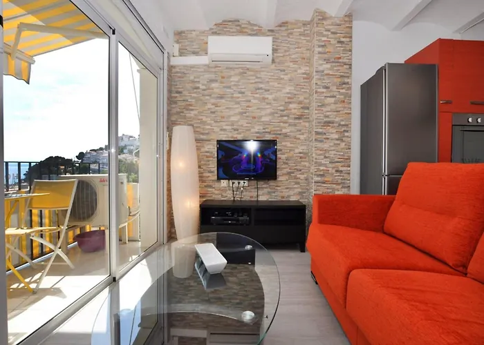 In With Sea View Apartmán